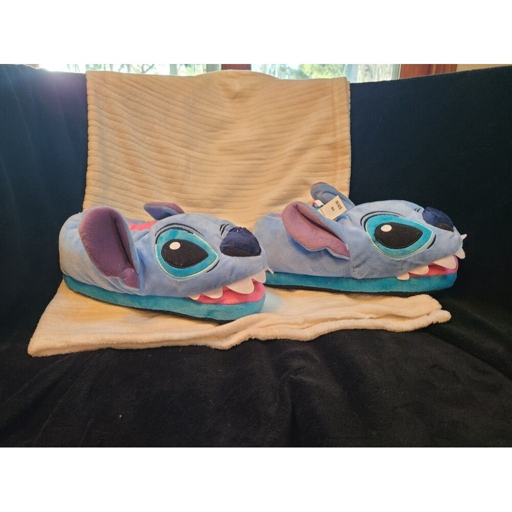 Disney Stitch Smiling Plush Super Cozy Plush Slippers NWT - Picture 2 of 4